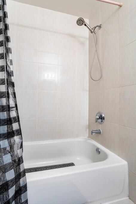 Ruby Suites 2A Newark Esterno foto